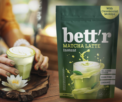 Bio matcha latte pripravljen v nekaj sekundah